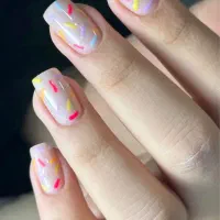 خدمات ناخن حرفهای ، مواد اورجینال ، طراحی رایگان