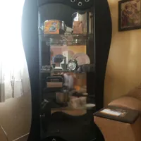 بوفه با وسایل داخلش