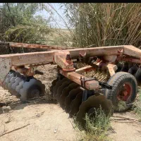 فروش ۳ دستگاه گندم کار، ذرتکار، دیسک تراکتوری