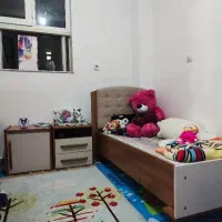 تخت نوجوان مارک آپادانا