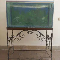 آکواریوم به همراه پایه