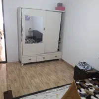 تخت خواب دو نفره، تشک 180 و کمد،میز آرایش و آینه|تخت و سرویس خواب|خوی, |دیوار