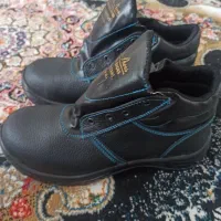 فروش کفش کار  و چند جفت چکمه