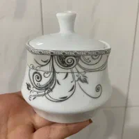 ۱۸ قندان چینی