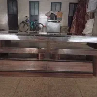 میز تلویزیون کار کرده