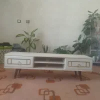 زیر تلویزیون رنگ کرم کاملا نو