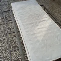 تشک ۱ نفره همراه کفی تخت فلزی ۲ نفره