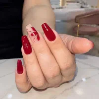 خدمات زیبایی ناخن