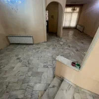 دبستان ۱۰۰ متر دو خواب ط اول واقع در ابتدای فرعی