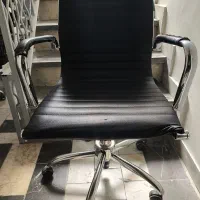 میز اداری و صندلی اداری و جا کفشی