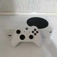کنسول xbox series s  به همراه گیمپس 1 ماهه