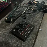 میکروفون استودیویی مدل BM800 به همراه کارت صدا V8