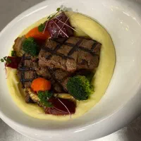 آشپز و سالن کار