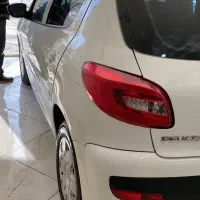 ۲۰۷ سفید کارمندی