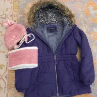 کاپشن و شال و کلاه و بوت و پیراهن گرم .۸ تا ۱۰ سال