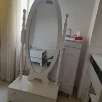 تخت ۱۲۰ و آئینه قدی کشو دار