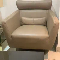 دو‌عدد مبل چرم طبیعی ( درساهوم) که نو هستن