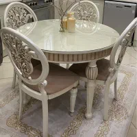 میز صندلی پلیمری بزند چوبنی شیک و مرتب روکش نو