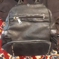 کیف|کیف، کفش، کمربند|بومهن, |دیوار