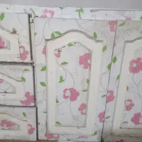 یک عدد کابینت دو درب سه کشو