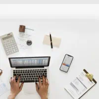 منشی مسلط به نرم افزار هلو