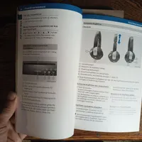 دو جلد کتابچه راهنمای مرسدس ئی کلاس|کتاب و مجله آموزشی|تهران, نازی‌آباد|دیوار