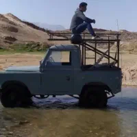 لندرور نیم تن