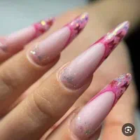 به مدل ناخن نیازمندیم