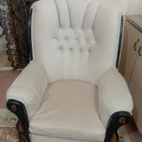 مبل راحتی در حد نو با کاور ۷ نفره با جلو مبلی