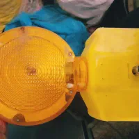 چراغ عقب وچراغ خطر به کارمیاد حدودن|قطعات یدکی و لوازم جانبی|هشتگرد, هشتگرد قدیم|دیوار