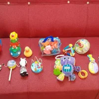 تعدادی اسباب بازی نوزادی تا ۴ سال