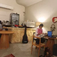 استخدامی کمک باریستا خانم