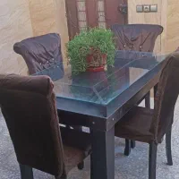 میز ناهارخوری ام دی آف در حد نو