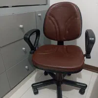 صندلی چرخدارو میز اداری هایگلاس