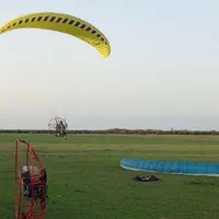 آموزش خلبانی پاراگلایدر و سقوط آزاد در اصفهان|خدمات آموزشی|اصفهان, شهرک میلاد|دیوار