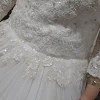 فروش تعدادی لباس عروس کار شدع
