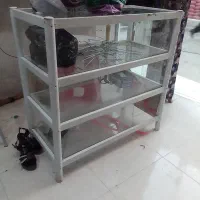 ویترین شیشه ای
