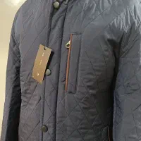 کاپشن نو داخل کاور بیرون نیومده