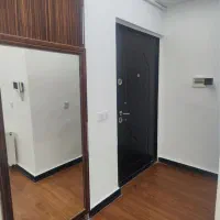 ۸۰متر/کف پارکت /فول تمیز