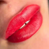 آموزش و انجام خدمات آرایش دائم