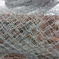 فروش فنس به مقدار۱۵ متر با پایه اهنی