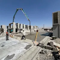 بتن ریزی کف با ماله پروانه و تراز لیزری