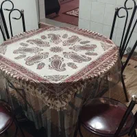 میز ناهارخوری گرد فلزی