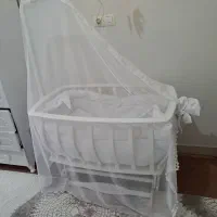 گهواره چوبی نو نو تخت نوزاد کنار مادر برند آنجل لن