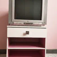 تلویزیون و میز تلویزیون