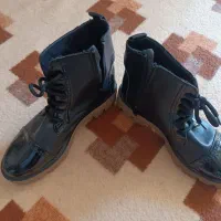 کفش|کیف، کفش، کمربند|صدرا-فارس, فاز ۱|دیوار