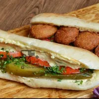 سانویچ زن فر کار