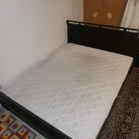 تخت دو نفره به همراه تشک ابعاد ۱۶۵×۲۱۰|تخت و سرویس خواب|پیر بکران, |دیوار