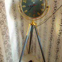 ساعت ایستاده