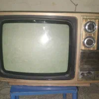 تلوزیون قدیمی سیاه سفید